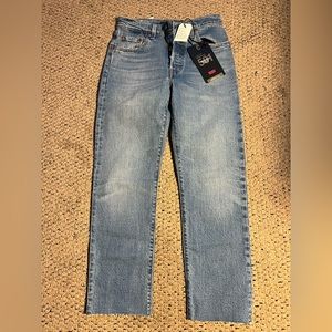 501 Levi jeans. Cropped, high rise straight leg! 26 inseam, 35 1/2 outer seam!
